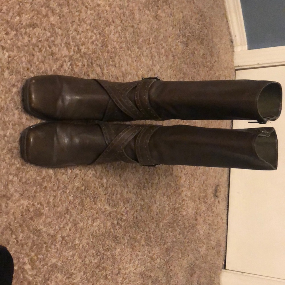 Antonio Melani army green boots